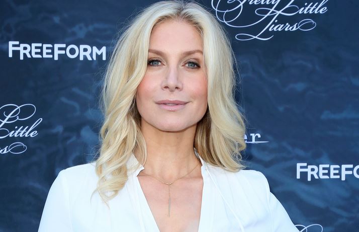 Elizabeth Mitchell Net Worth